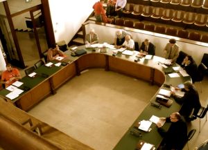 Il Consiglio comunale di Tolmezzo pochi istanti prima dell'inizio della seduta del 2 ottobre